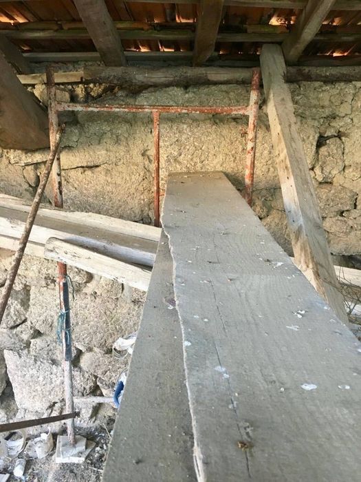 Lote de pranchas para andaimes ou cofragem