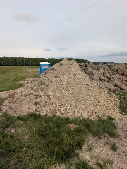 Oddam ziemię z wykopu