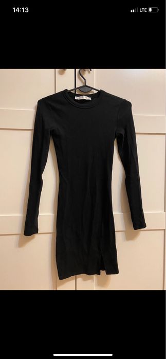 Sukienka mini Bershka z rozcięciem na udzie