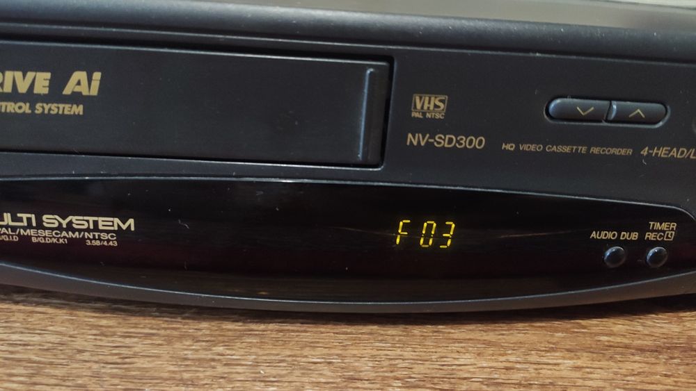 відеомагнітофон Panasonic NV-SD300AM