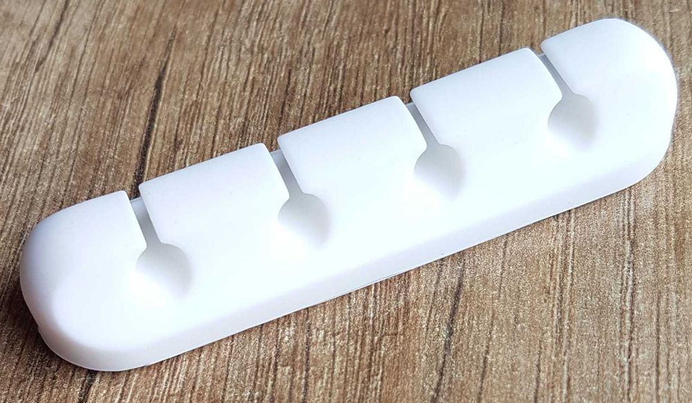 Samoprzylepny organizer na 4 kable (biały) NOWY