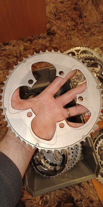 Vários pratos para pedaleiras