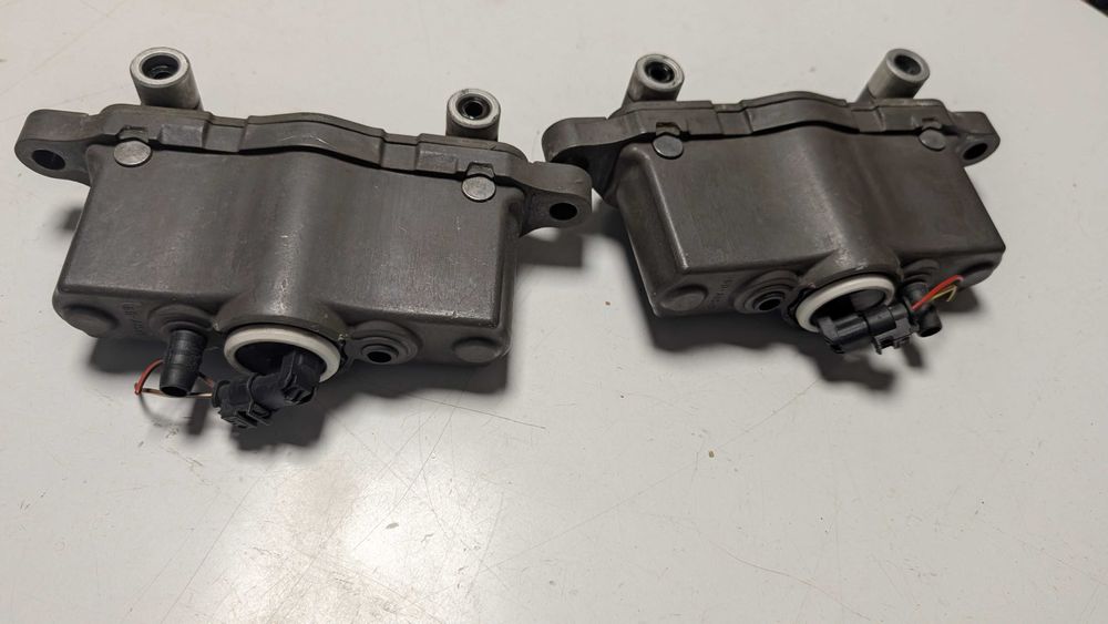 Atuadores de Capô Mercedes W212 Classe E Pirotécnicos Dobradiças