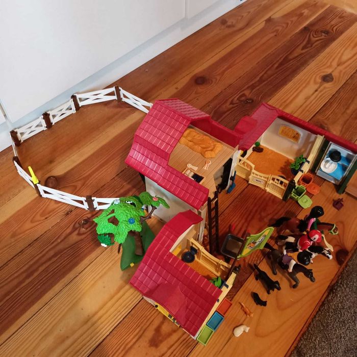 Stajnia Playmobil duża 6926