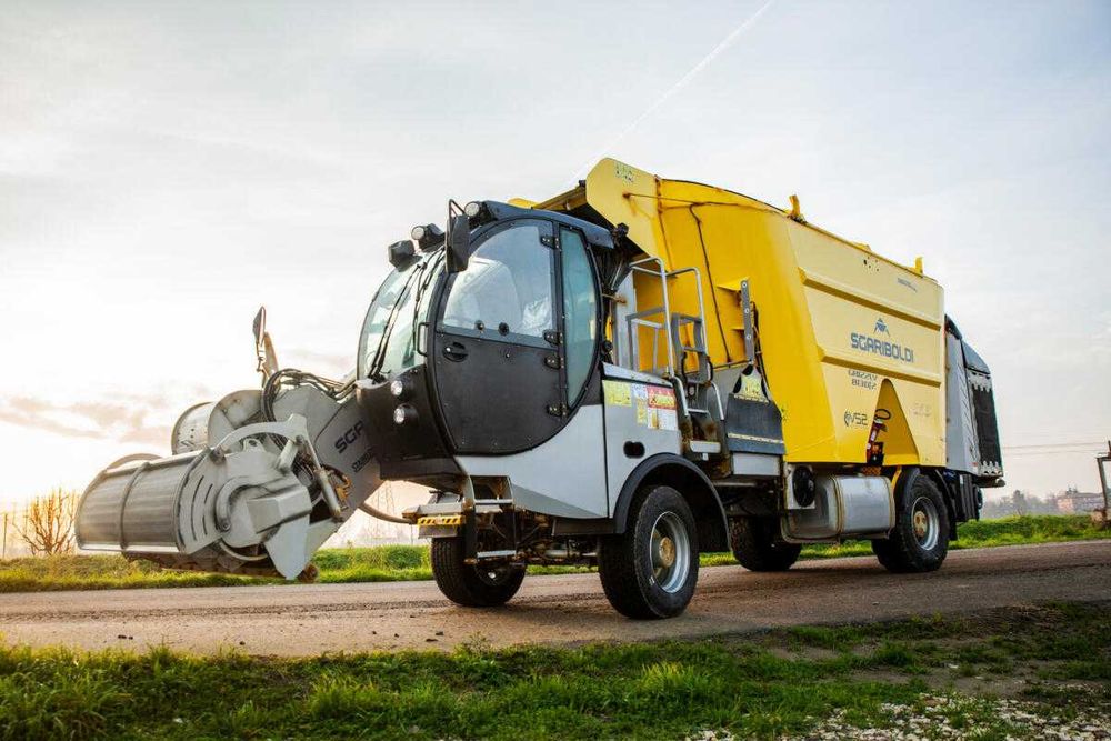 SGARIBOLDI – Grizzly 7100 paszowóz szyba drzwi górna nr 1033 A