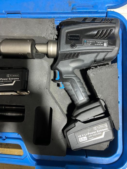 Hydrauliczny pistolet do wykrawania otworów Cembre B-FL750