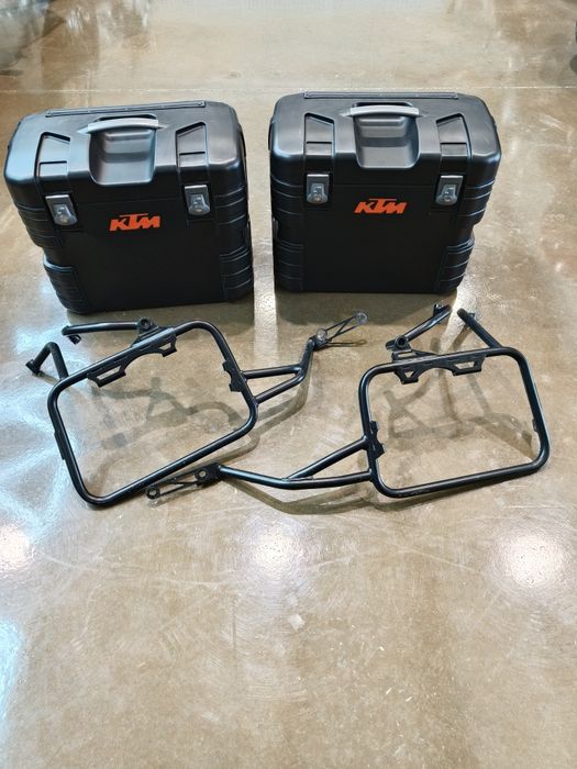 Conjunto malas laterais KTM como novas