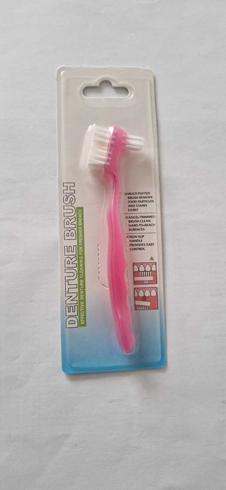 Szczoteczka do sztucznych zębów