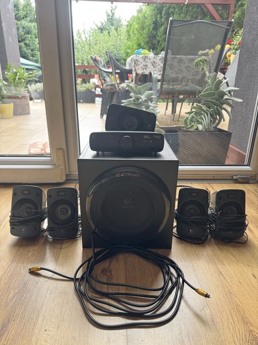 Logitech Z906 zestaw + kabel optyczny 5m