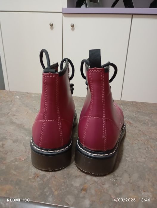 Botas de menina tamanho 31 NOVAS ESTÁ DISPONÍVEL NÃO TENHO MBW FAÇO EN