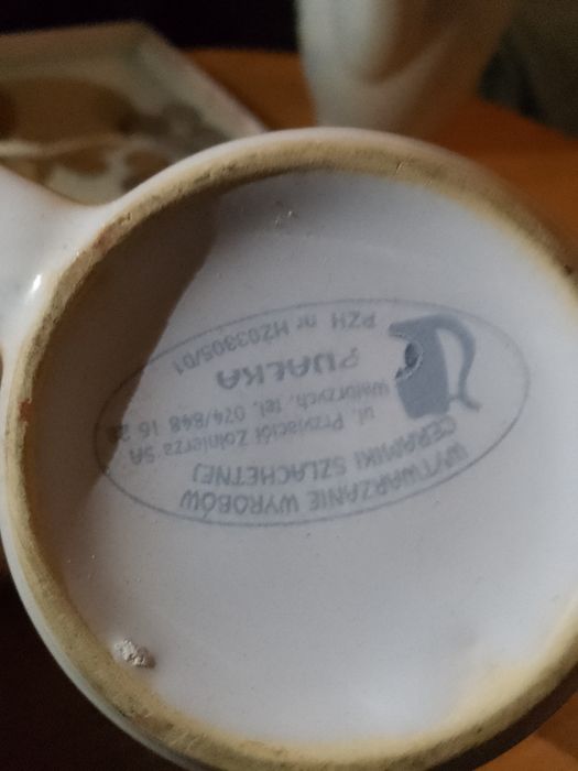 Kubek z ceramiki szlachetnej wawela