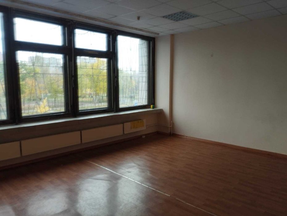 Продаж нежитлового приміщення вільного призначення Троєщина