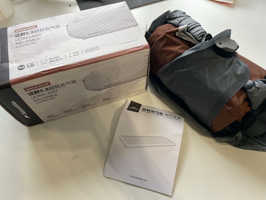 materac turystyczny [214]