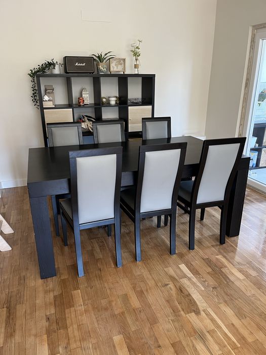 Mesa de jantar extensivel com cadeiras