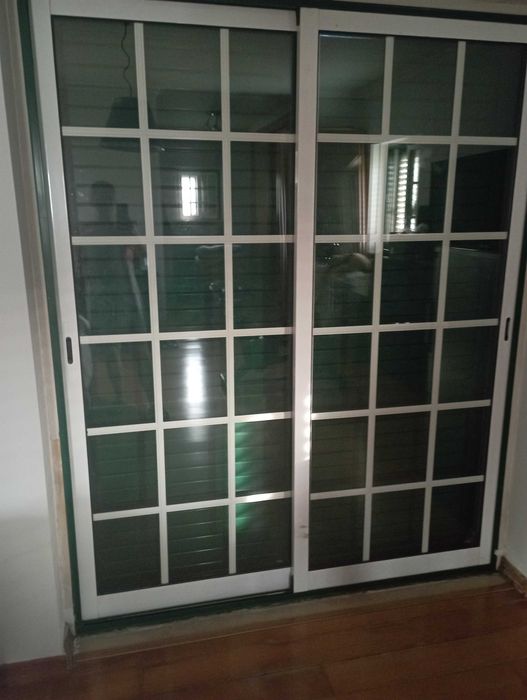 Janelas vidro duplo em aluminio com perfil verde