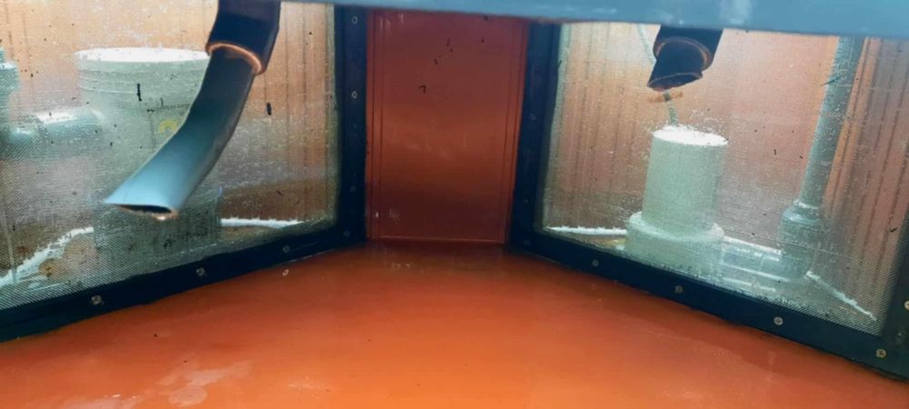 Tanque/viveiro GEOBOX para peixe/crustáceos com bombas elétricas porta