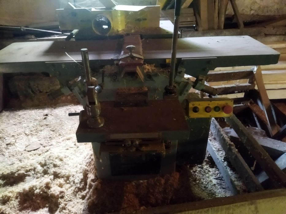 Продається станок по обробці дерева. 
Детальна інф