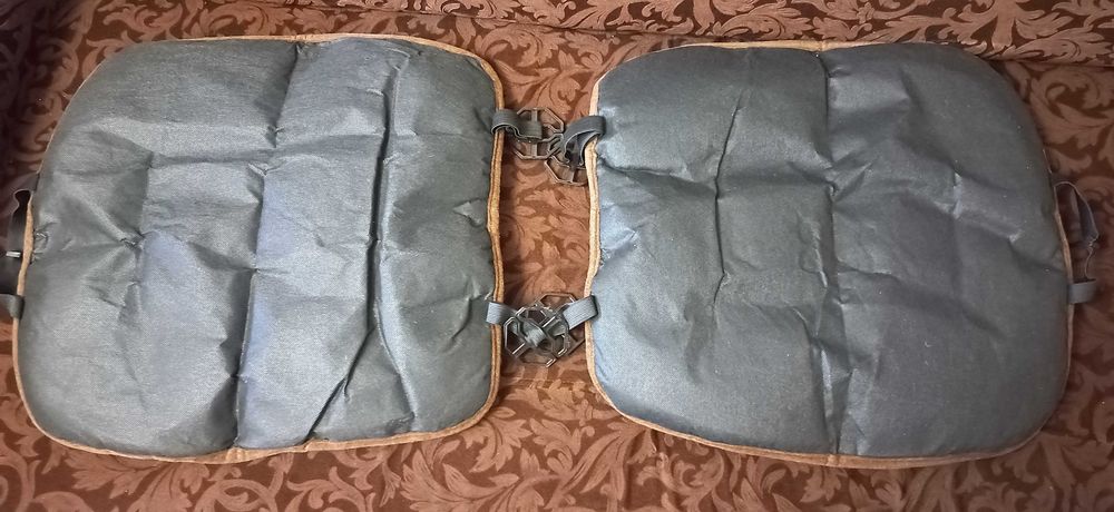 комплект подушок на передні сидіння автомобіля
