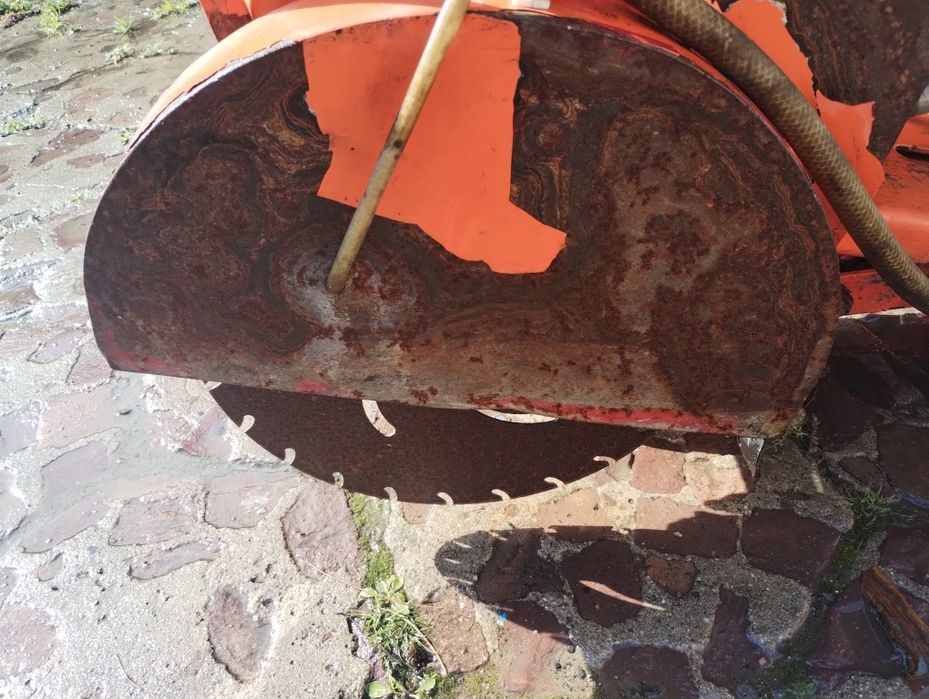 Piła do cięcia asfaltu