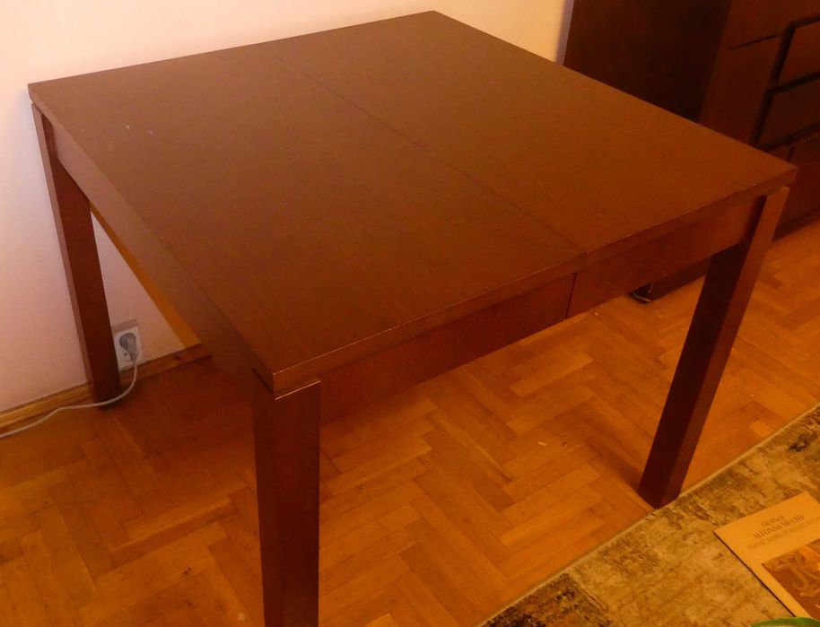 Stół rozkładany do salonu
