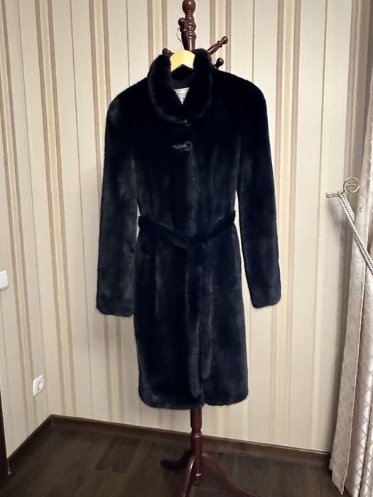 Продам норковую шубу blackglama