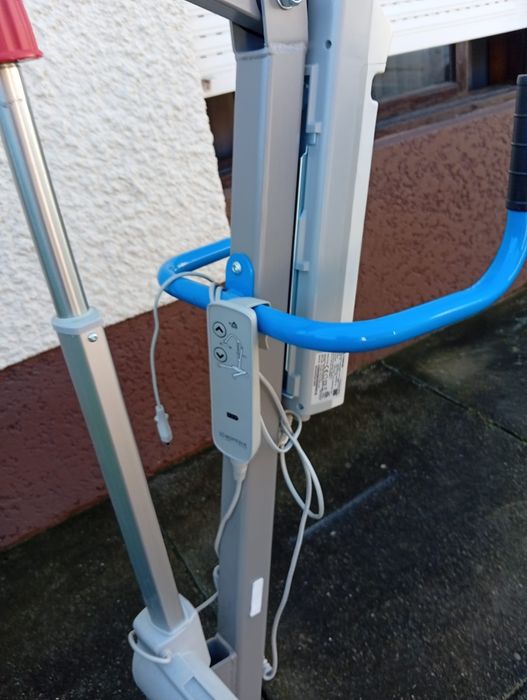 Grua de transferência para pessoas com mobilização reduzida