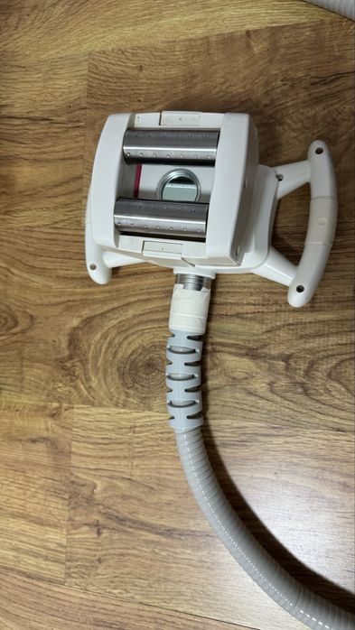 Maquina endermologia (1 manipulo avariado)