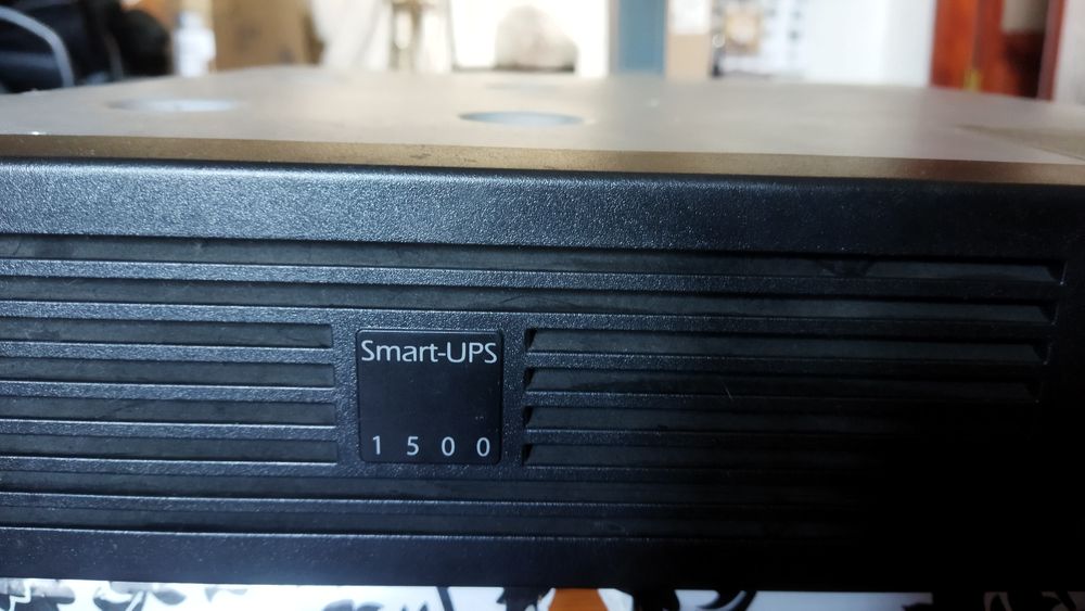 APS Безперебійник Smart UPS 1500 (sua1500rm12u)