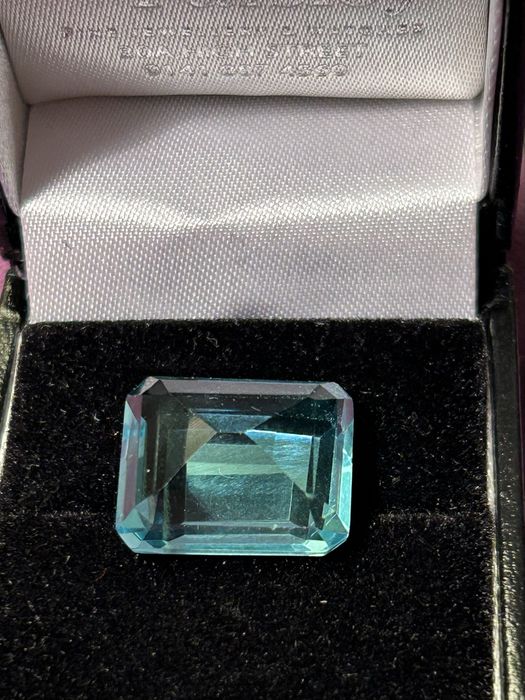 Натуральный Бразильский голубой Аквамарин