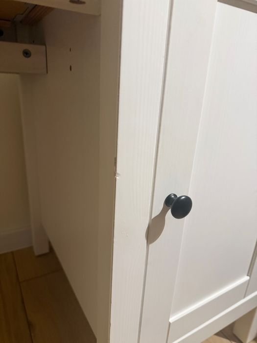 Białe biurko z szufladą i szafką, Hemnes Ikea