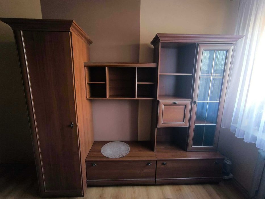 Komplet mebli z komodą