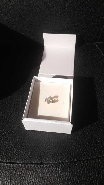 Anel Guess dourado com floreado (com garantia))