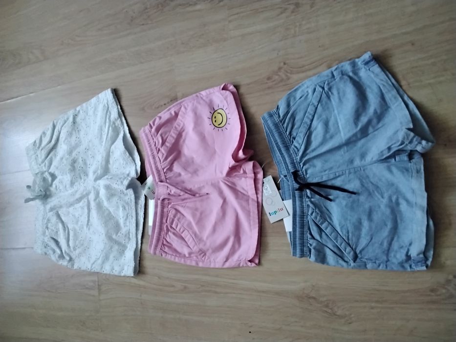 Nowy zestaw krótkich spodenek dla dziewczynki w rozmiarze 110/116