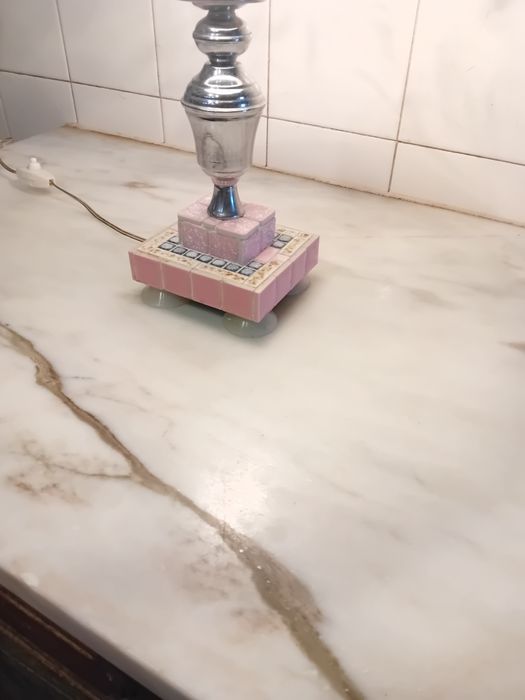 Candeeiro de Mesinha de Cabeceira Antigo