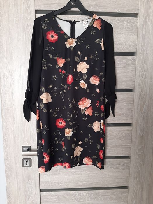 Sukienka damska w kwiaty