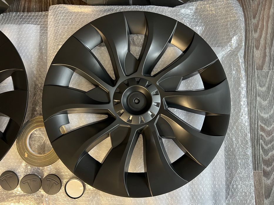 Ковпак на Tesla model Y r19