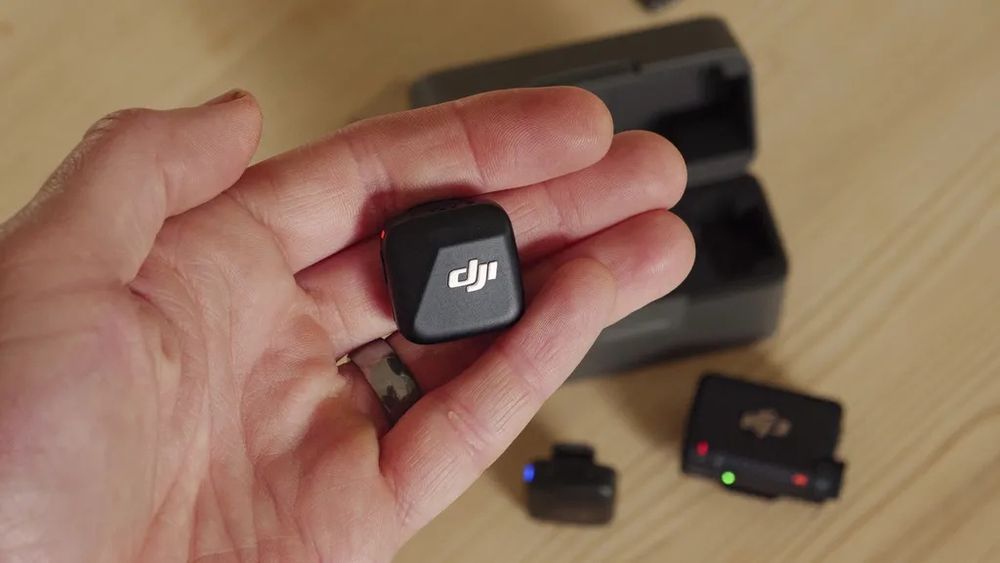 Мікрофонна радіосистема DJI Mic Mini (2TX + 1RX + Charging Case)