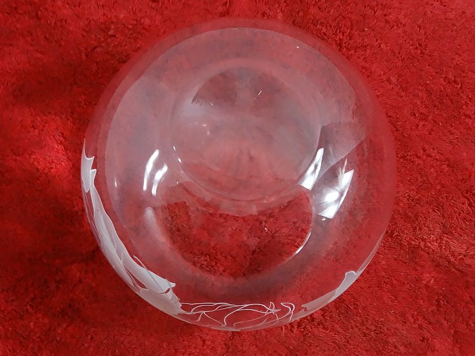 Elegancka szklana waza KULA – matowy motyw kwiatowy | 17,5 cm