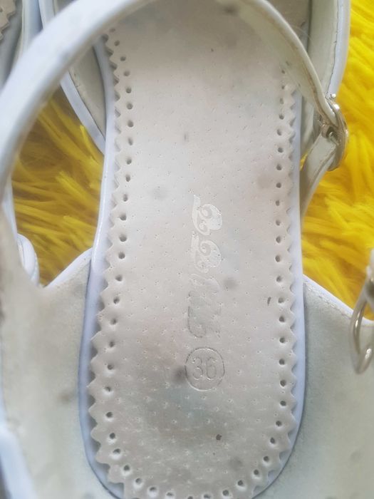 Buty komunijne obcas