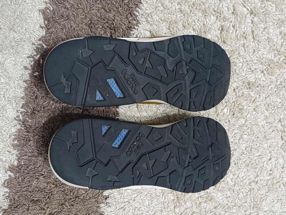Кросівки (New Balance)