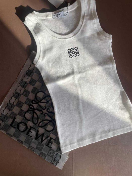Top Loewe Branco Elegante