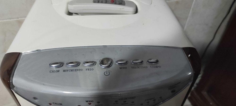 Aparelho de refrigeração e aquecedor