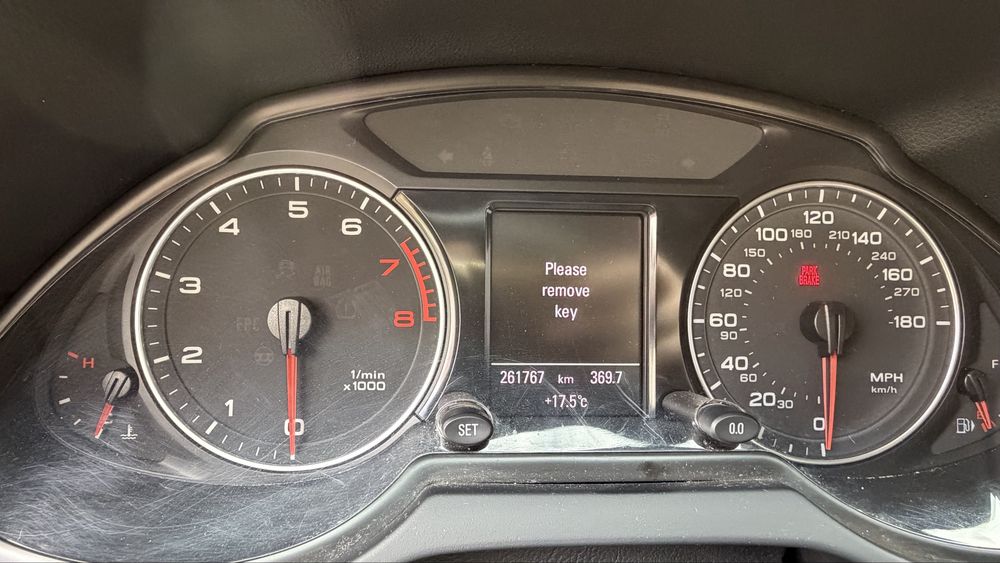 Продам Audi Q5 2012