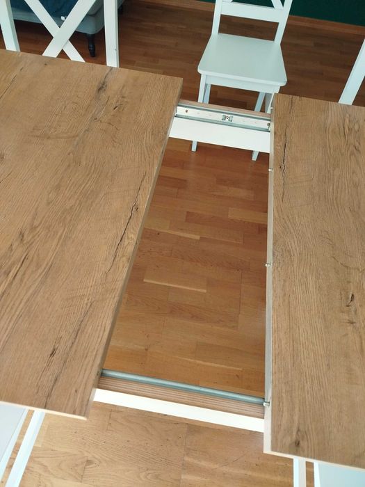 Stół do jadalni z 8 krzeslami