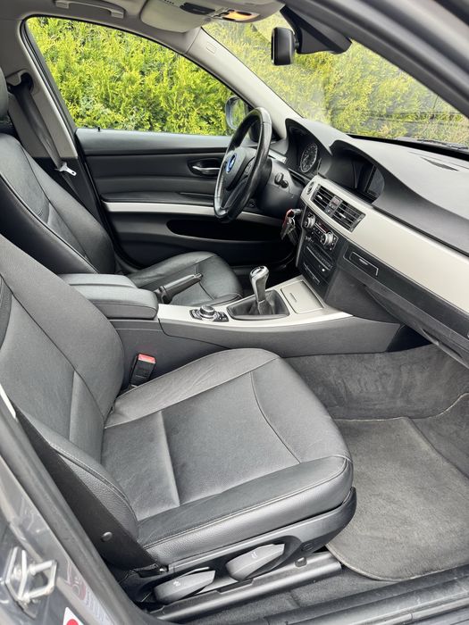BMW 318i Sedan Navi