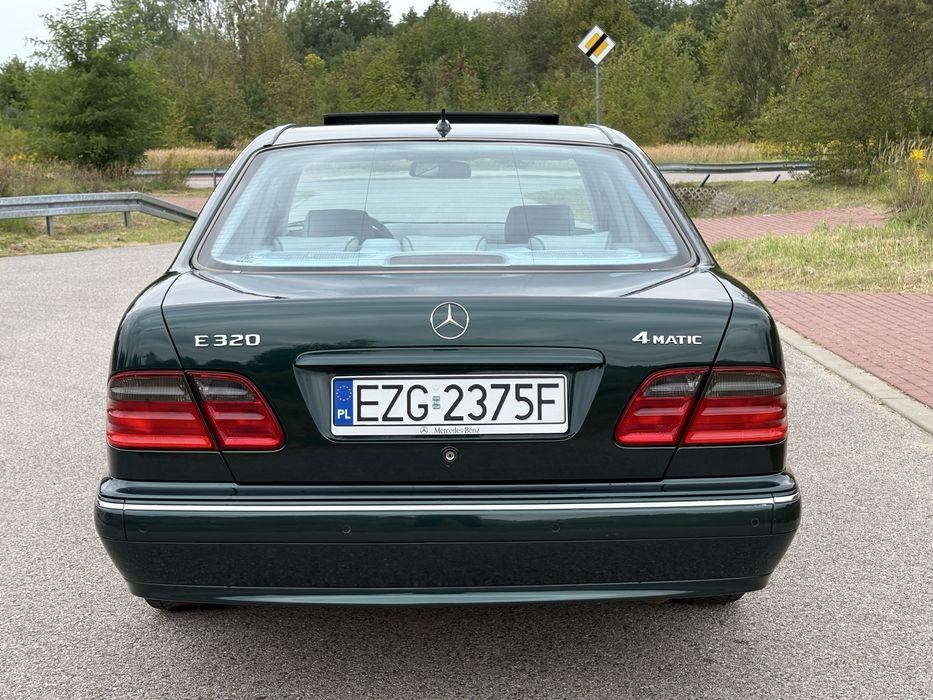 Mercedes-Benz W210 E320 4matic