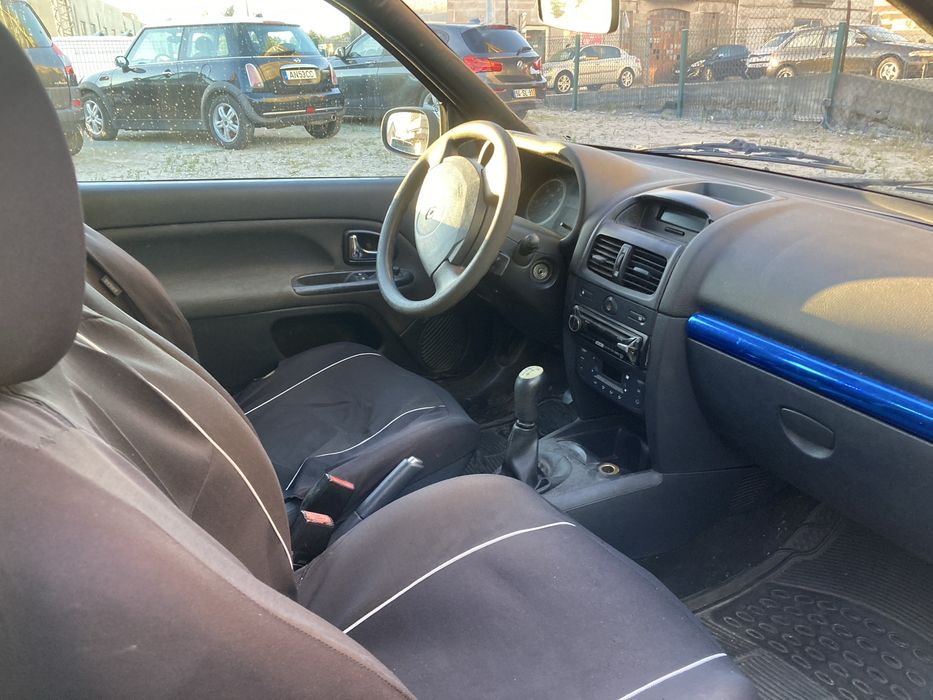 Renault clio 1.5  DCI  3 portas 5 lugares