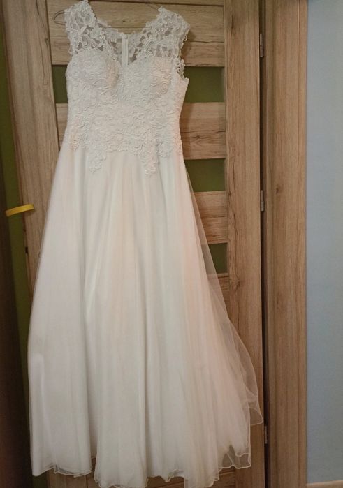 Suknia ślubna biała