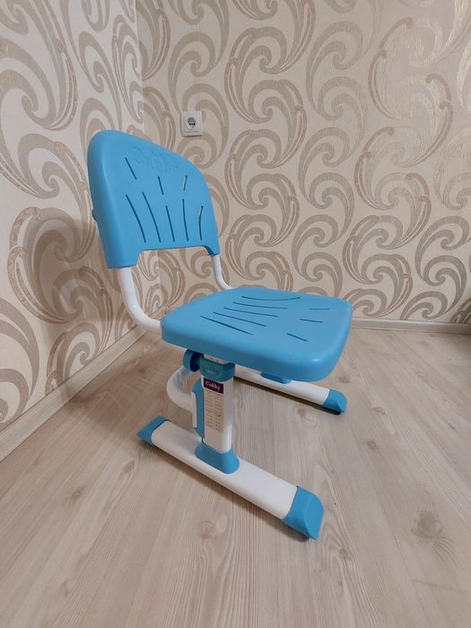 Продам комплект дитячого стол і стіл Cubby