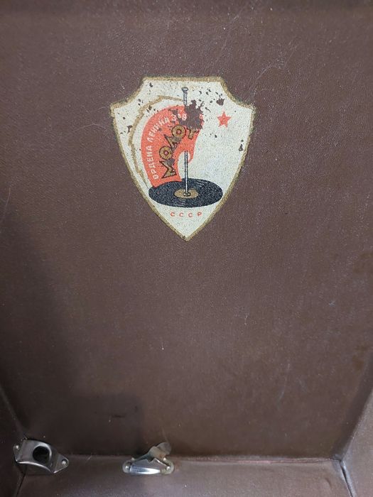 Патефон ПТ-3 проигрователь виниловых пластинок механический.